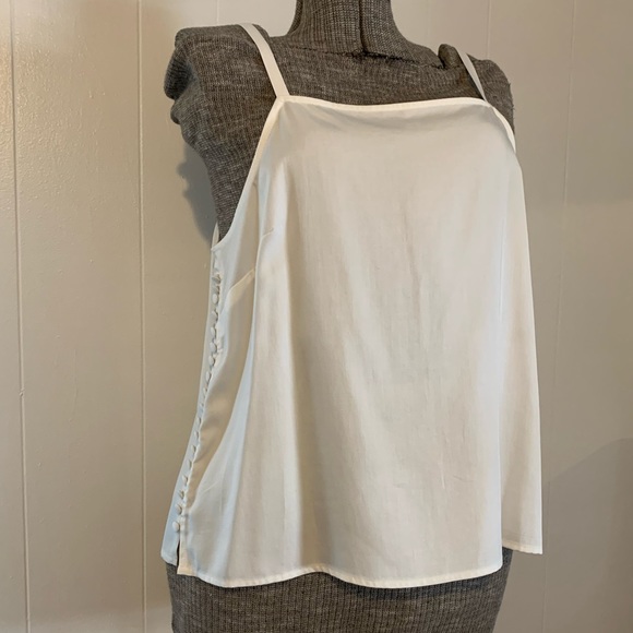 Cremieux Top White Tank Top Size Large NWOT with Button Detail Super Cute! - Picture 1 of 11
